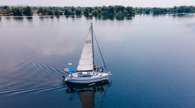 parus-yacht-couple